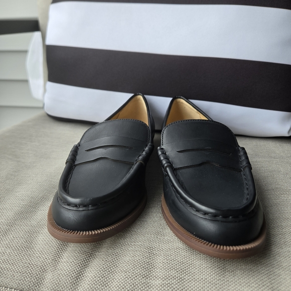 [NEW] J. Crew Classic Black Leather Loafers Size 6 - Picture 3 of 15